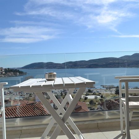 Calm Lake Balcony Kastoria Exterior photo